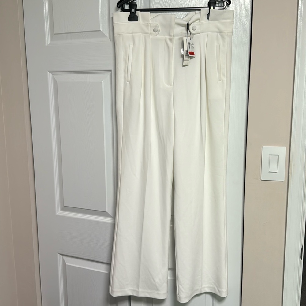 NWT. Tahari pants.